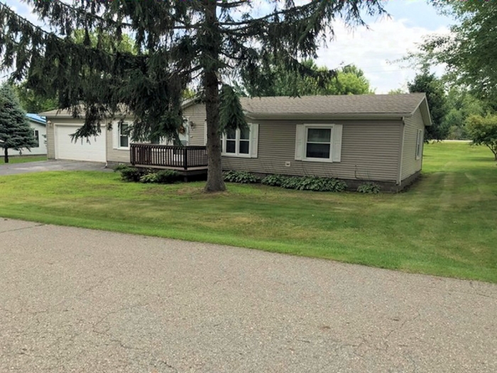 This 1998 DUTCH manufactured home 3 bedroom 2 Bath home with $15k in upgrades Inc Generator 5