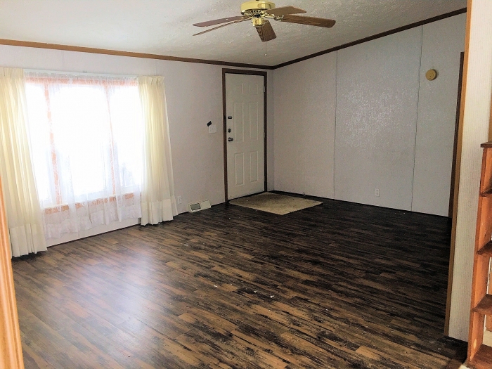 This 1998 DUTCH manufactured home 3 bedroom 2 Bath home with $15k in upgrades Inc Generator 21