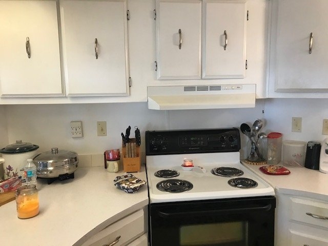 438 Cobia, Venice FL- Mostly furnished- popular circular kitchen- close to beaches 27