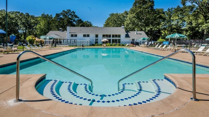 3 Beds, 2 Baths, 1456 Sqft. Apple Carr Village 9