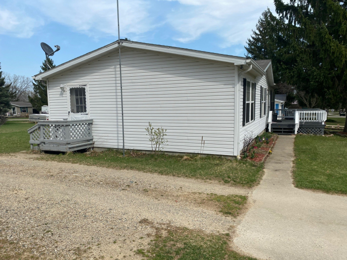 3br - 1152 sq ft2 - Manufactured Home For Sale: 1990 New Century 5