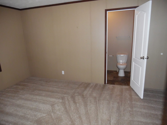 Move in Ready!!! All Appliances Included!!! Large Corner Site!!! 4