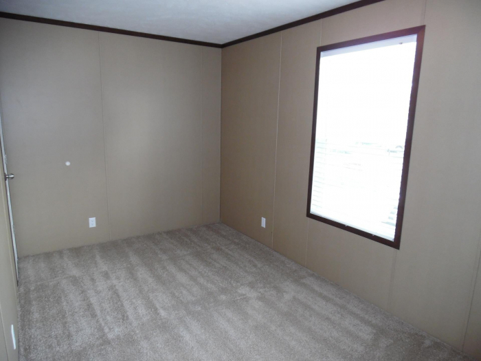 Move in Ready!!! All Appliances Included!!! Large Corner Site!!! 6