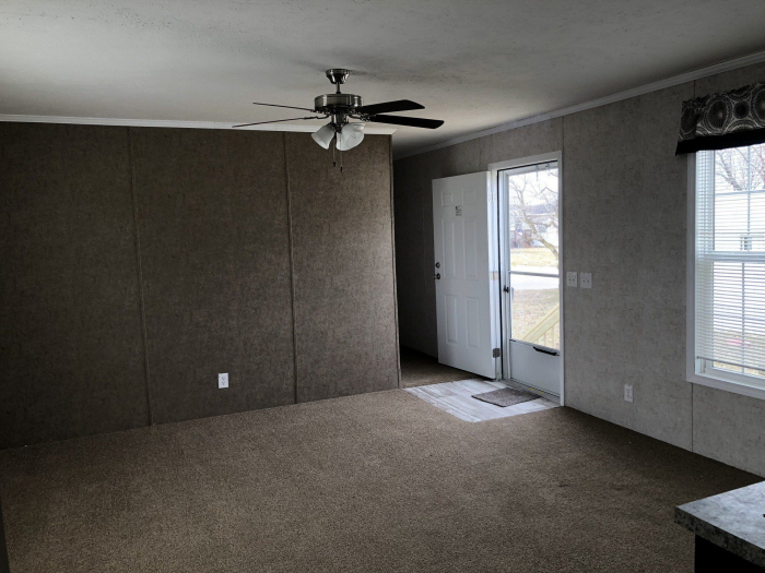 FREE RENT SPECIAL! Oversized Sterling Heights Ranch - All Appliances Included! 2