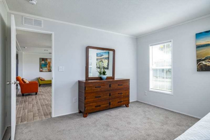 3 Beds, 2 Baths, 1196 Sqft. Paddock Park South 5