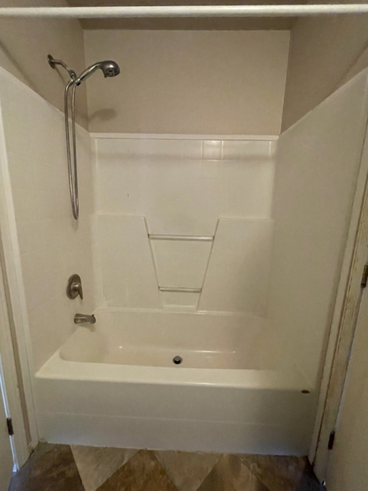 3 Beds, 2 Baths, 1056 Sqft. Sun Villa Estates 12