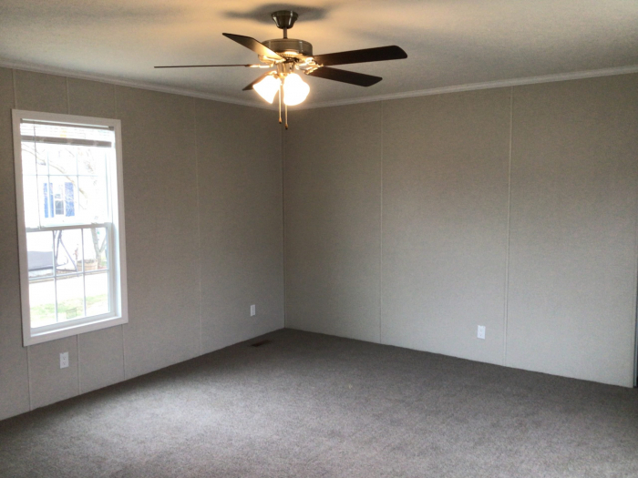 3 Beds, 2 Baths, 1140 Sqft. Brookside Manor 3