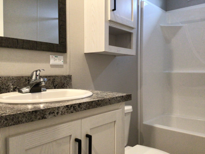 3 Beds, 2 Baths, 1140 Sqft. Brookside Manor 7