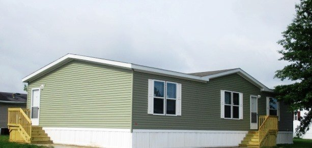 3 Beds, 2 Baths, 1088 Sqft. Brookside Manor 1