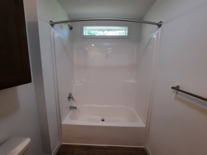 3 Beds, 2 Baths, 1404 Sqft. White Lake 9