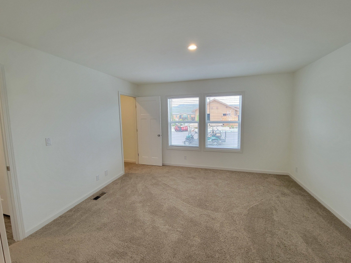 3 Beds, 2 Baths, 1352 Sqft. Smith Creek Crossing 9