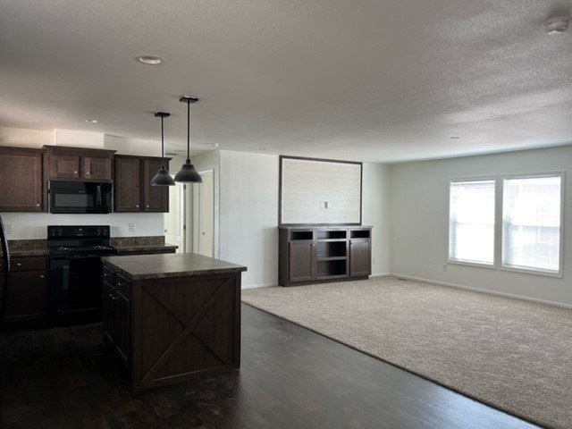 3 Beds, 2 Baths, 1352 Sqft. Buena Vista 9