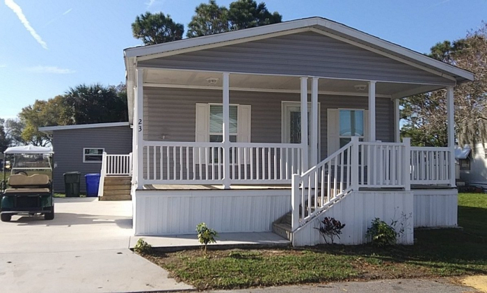 Spacious 3/2 with Porch AND ONE MONTH FREE RENT! 1