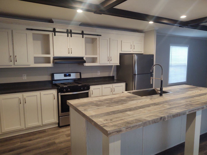 3 Beds, 2 Baths, 1140 Sqft. Roxbury Park 1
