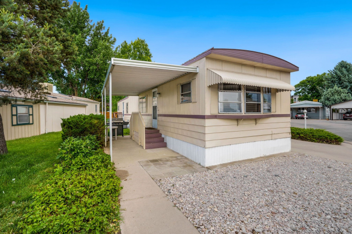 Move in Ready Mobile Home! 55+ Community in Fort Collins! 1