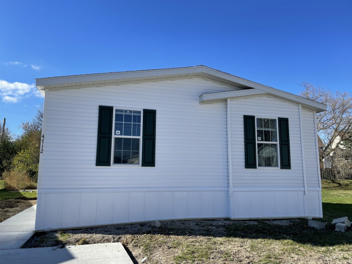3 Beds, 2 Baths, 1352 Sqft. Rudgate Manor 9