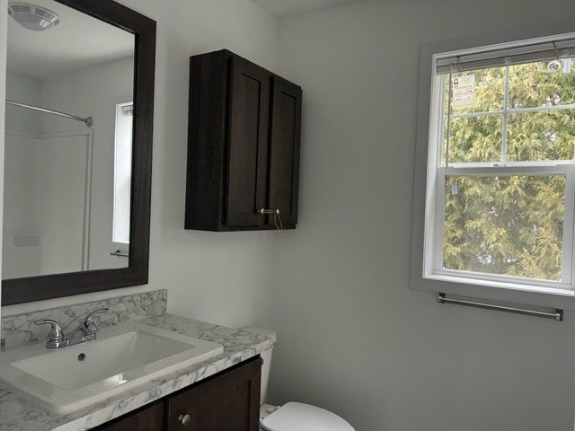3 Beds, 2 Baths, 990 Sqft. Roxbury Park 5