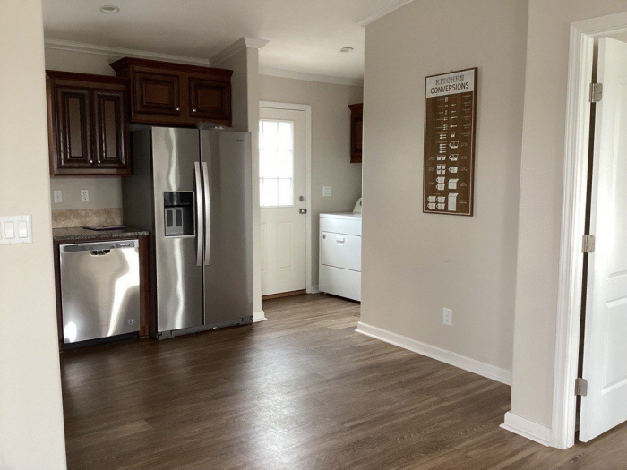 Beautiful New 2BR 2BA in Central Park 7