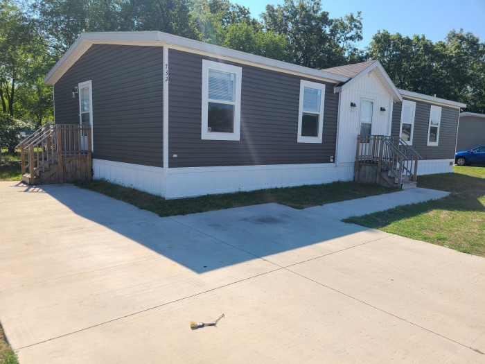 3 Beds, 2 Baths, 1568 Sqft. Apple Carr Village 4