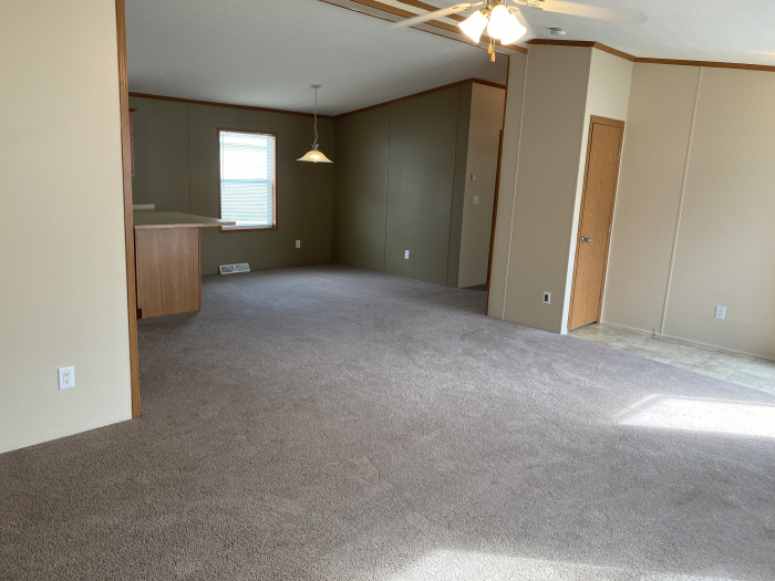 Open Floor Plan With Lots Of Storage 5
