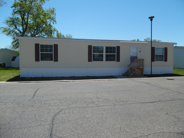 Large Double Wide in Grand Village Available for Rent!! 3