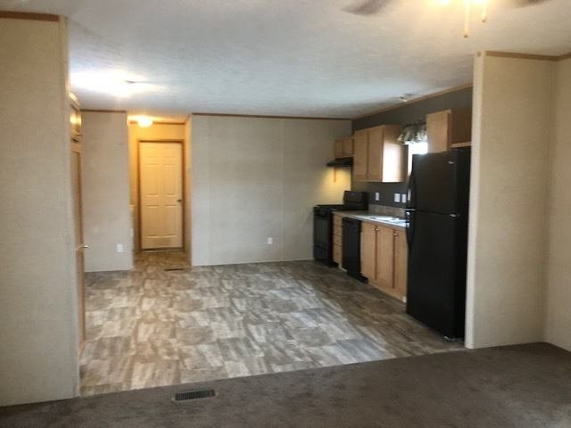 Beautiful Home Located on a perimeter lot. 3