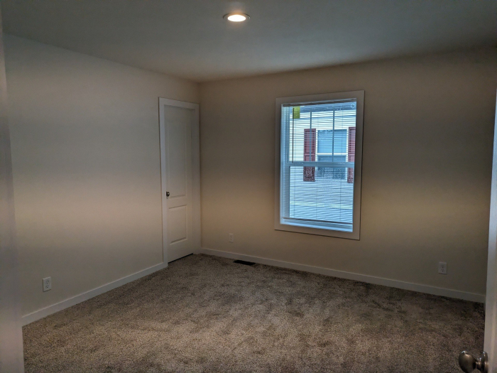 3 Beds, 2 Baths, 1456 Sqft. Broadview Estates 9