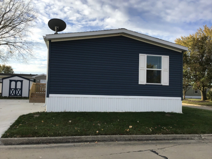 3 Beds, 2 Baths, 1320 Sqft. Autumn Ridge 2