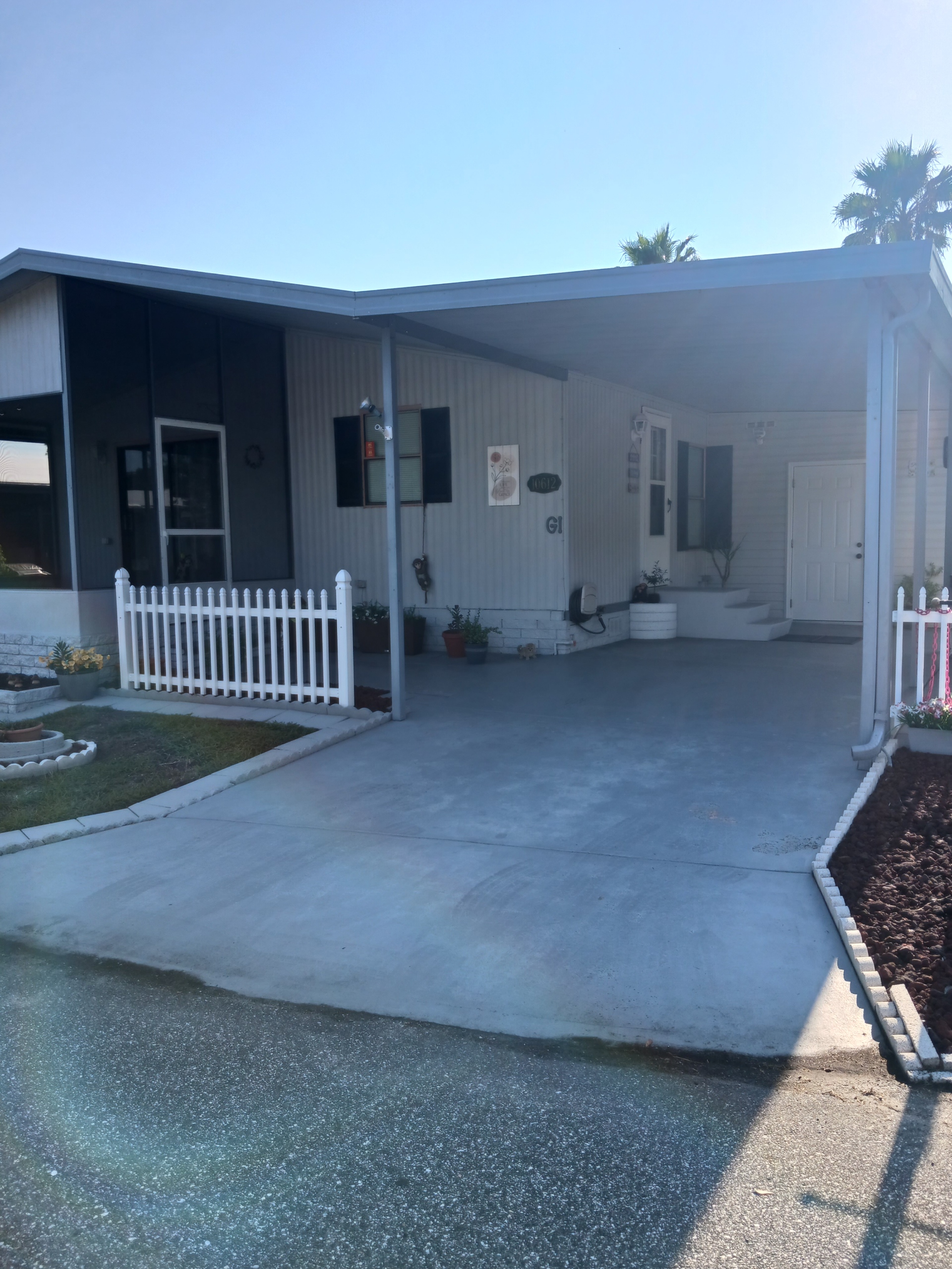 2 Beds, 2 Baths, 960 Sqft.  1