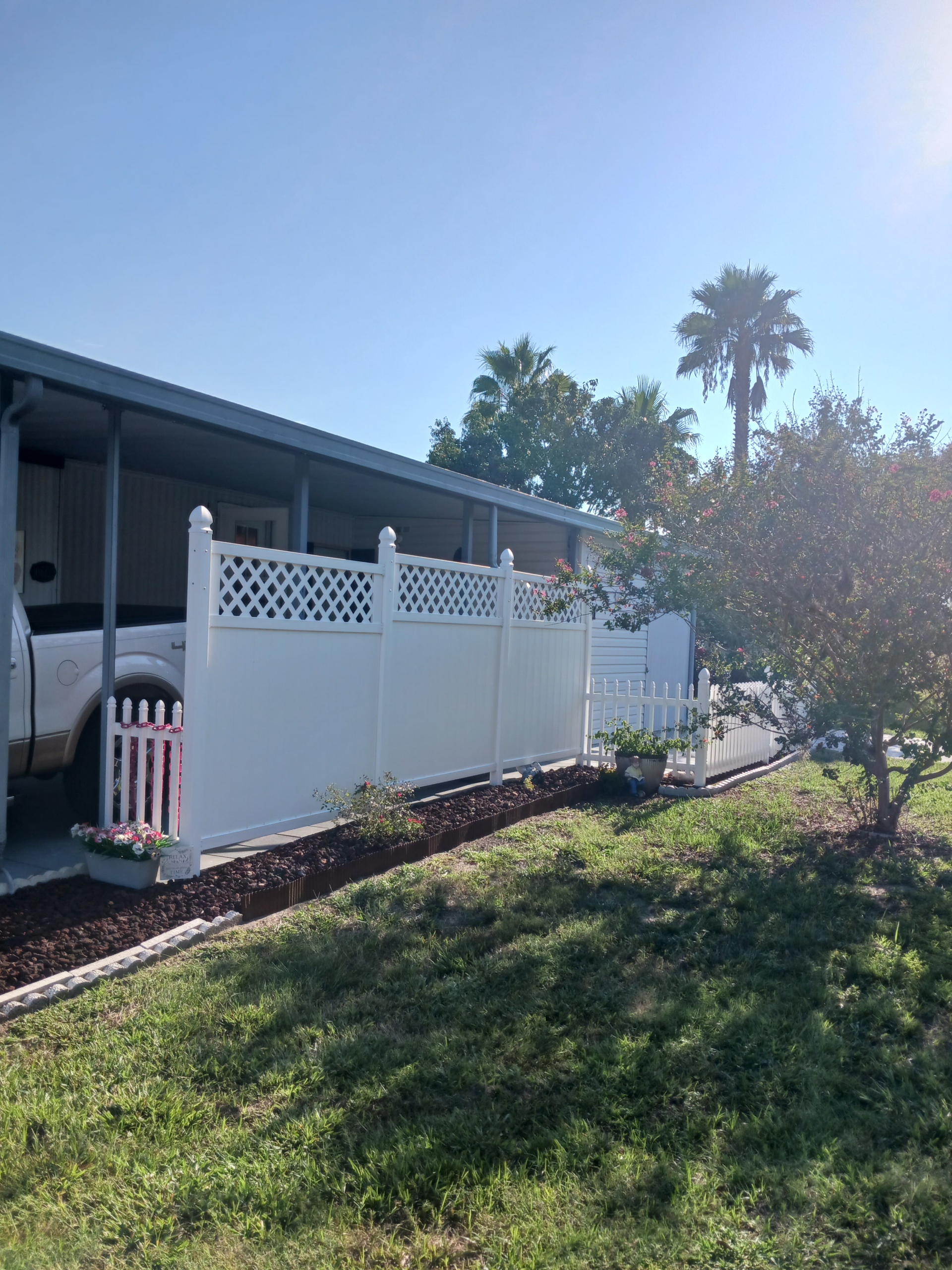 2 Beds, 2 Baths, 960 Sqft.  3