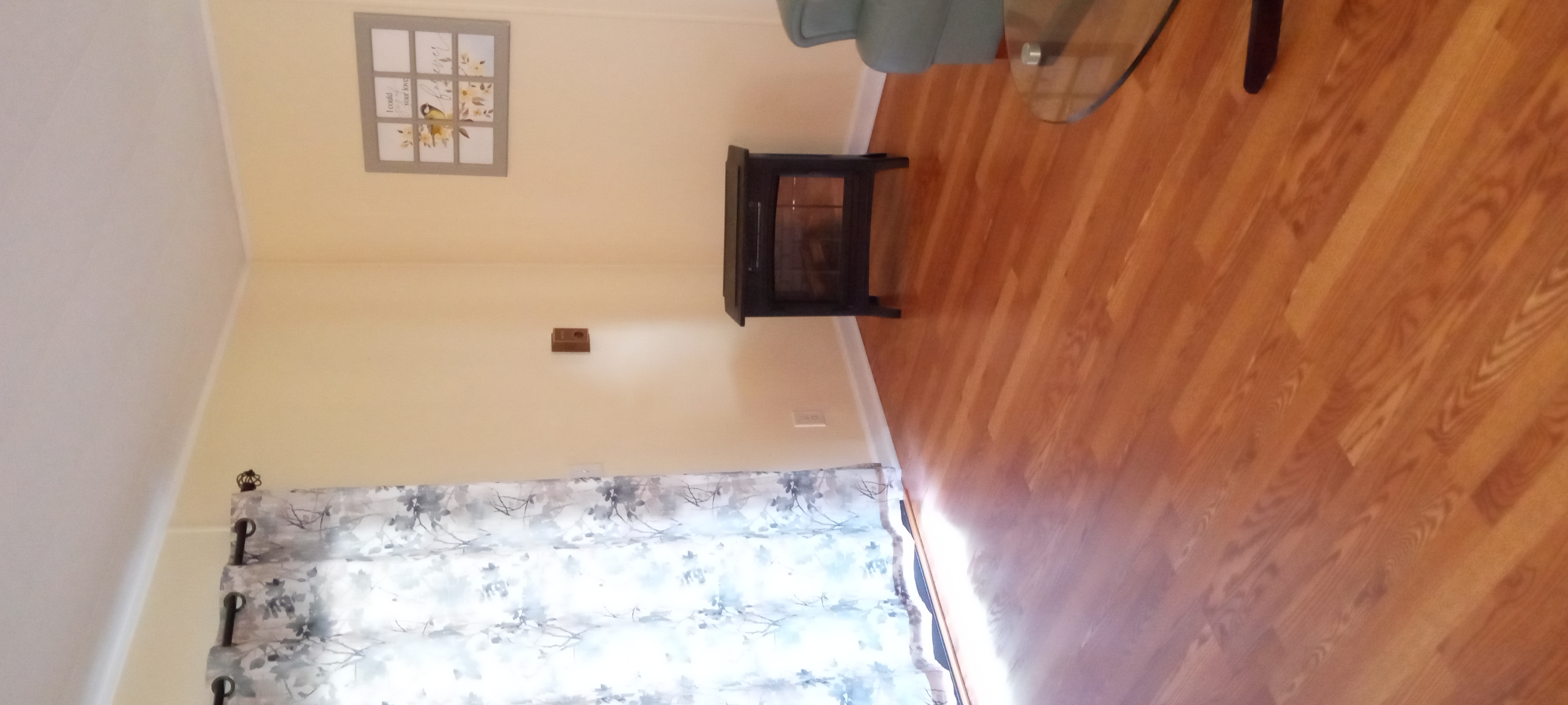 2 Beds, 2 Baths, 960 Sqft.  7
