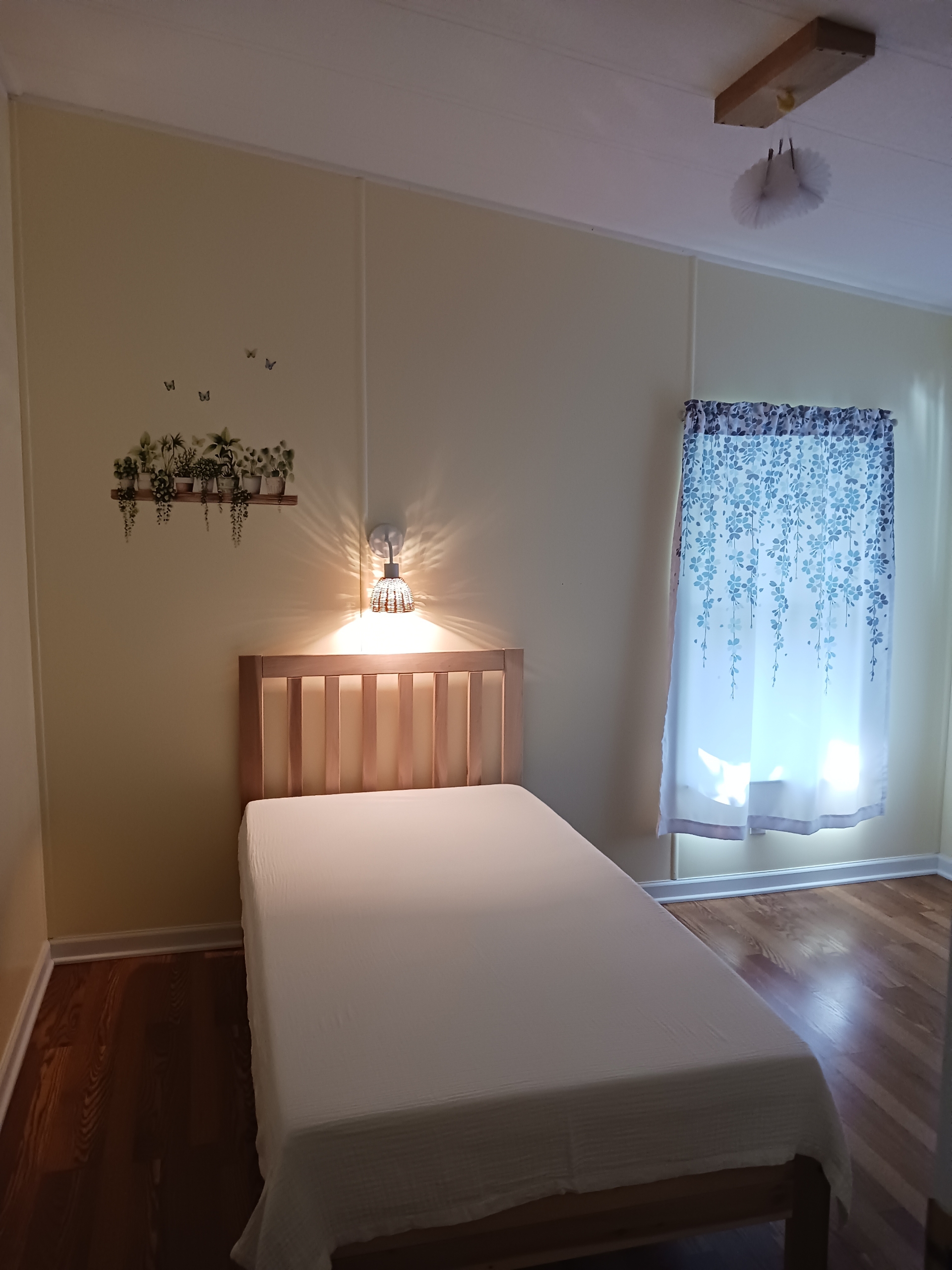 2 Beds, 2 Baths, 960 Sqft.  9