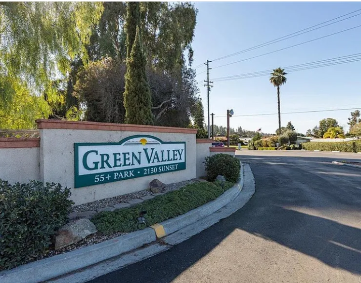 Upgraded Vista Oasis | 55+ Community, Fresh Exterior & Custom Sunroom 5