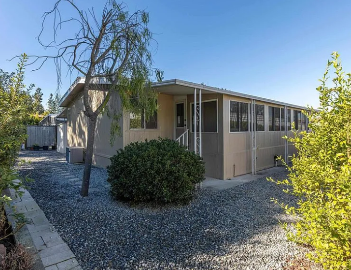 Upgraded Vista Oasis | 55+ Community, Fresh Exterior & Custom Sunroom 24