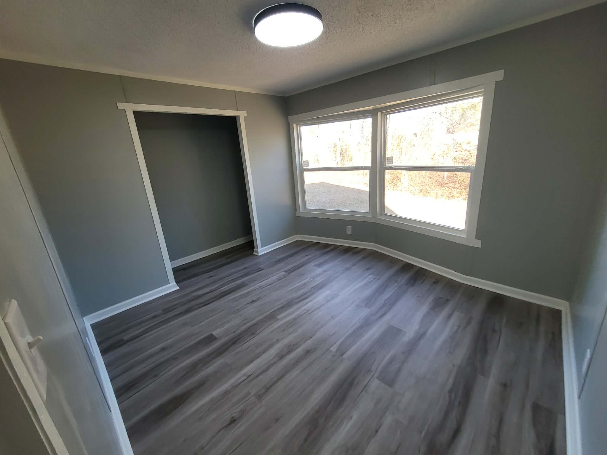 Custom Renovated 2 / 2. Ready for Relocation to Park or Land 1