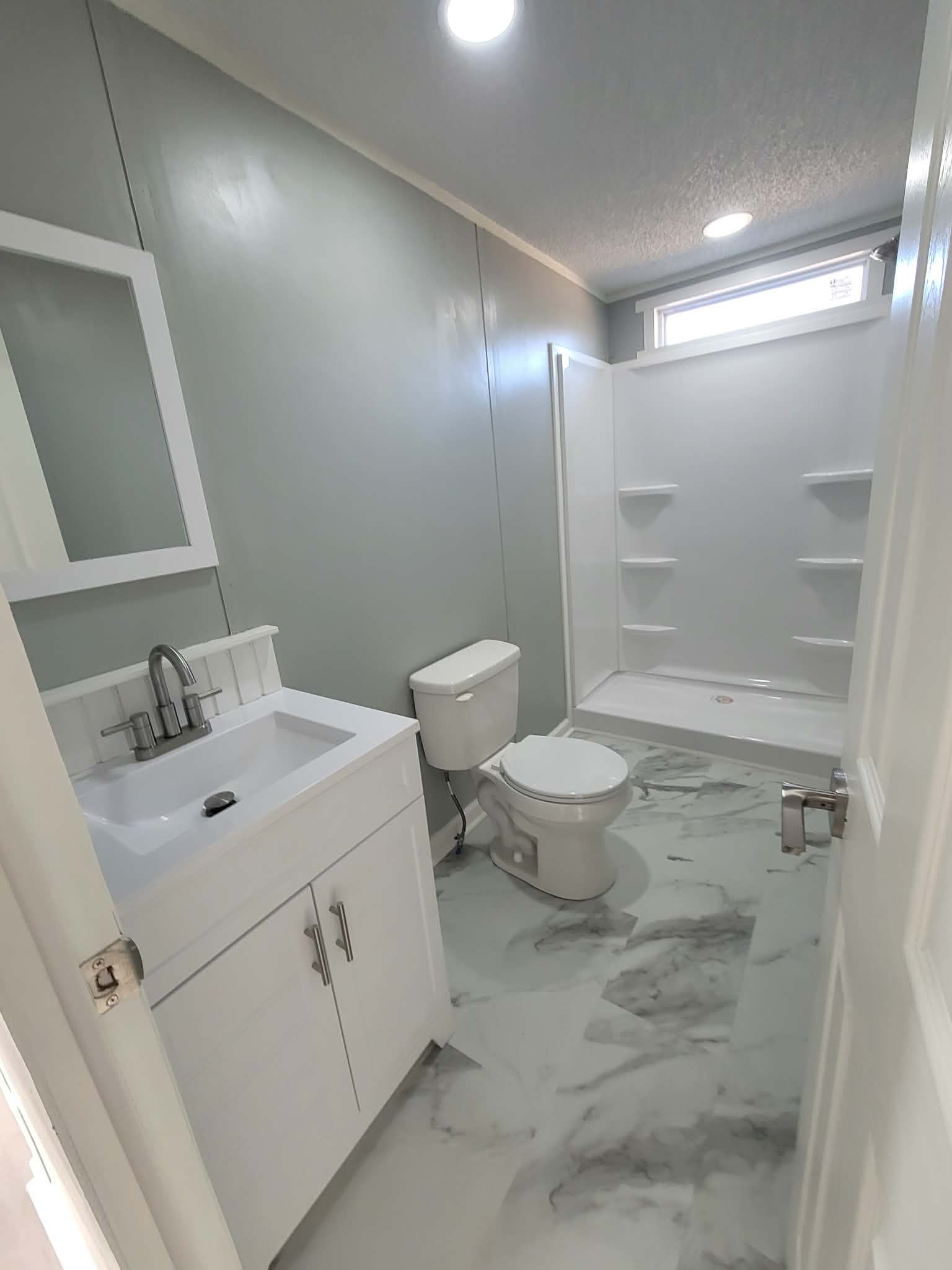 Custom Renovated 2 / 2. Ready for Relocation to Park or Land 2