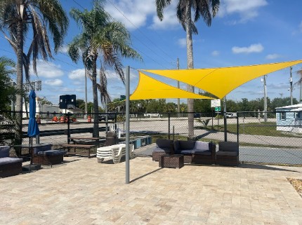 Charming Double-Wide Home in 55+ Community – 2 Bed / 1 Bath ? Prime Location • Resort-Style Ameniti 8