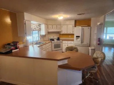 Spacious open floor plan! 1