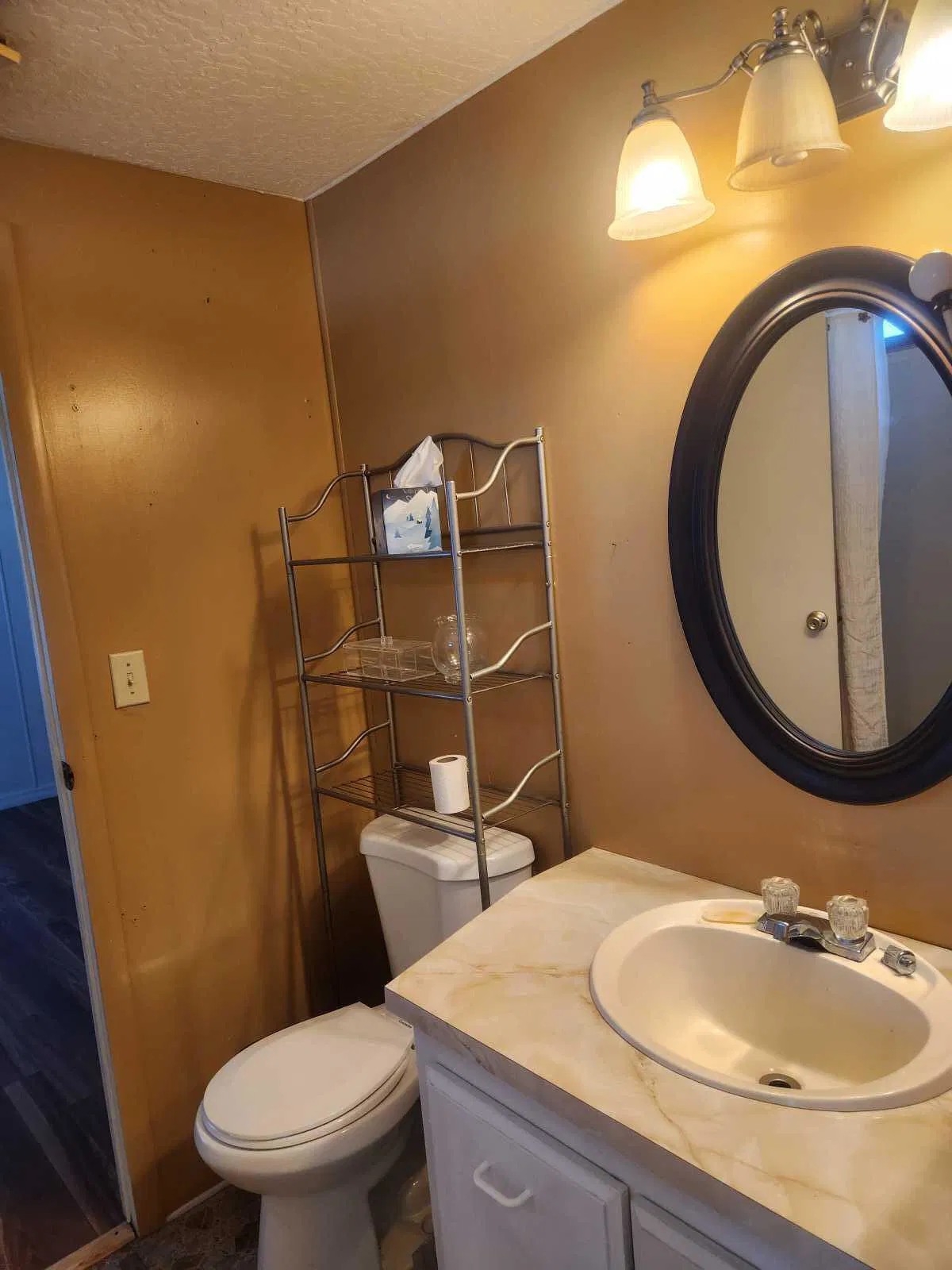 Spacious open floor plan! 6