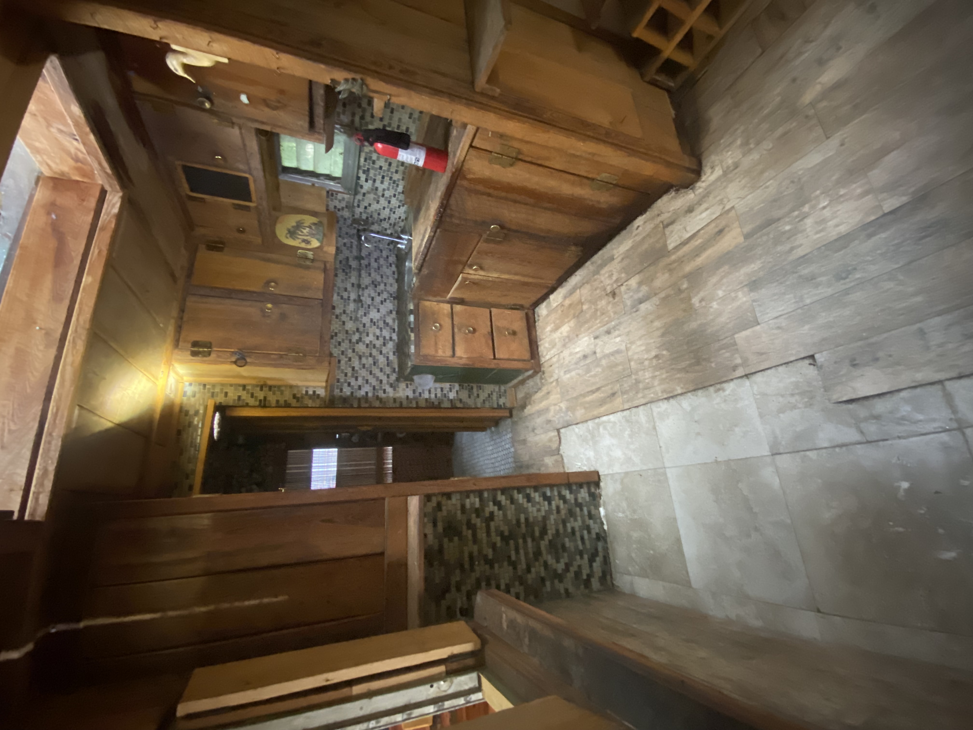 Charming and unique 1 bd 1 bath home under huge oak tree in quiet community near the beach 3
